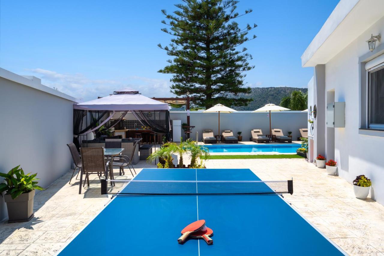 Pervolia House *
