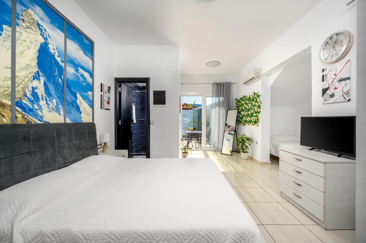 Villa Pervolia House *