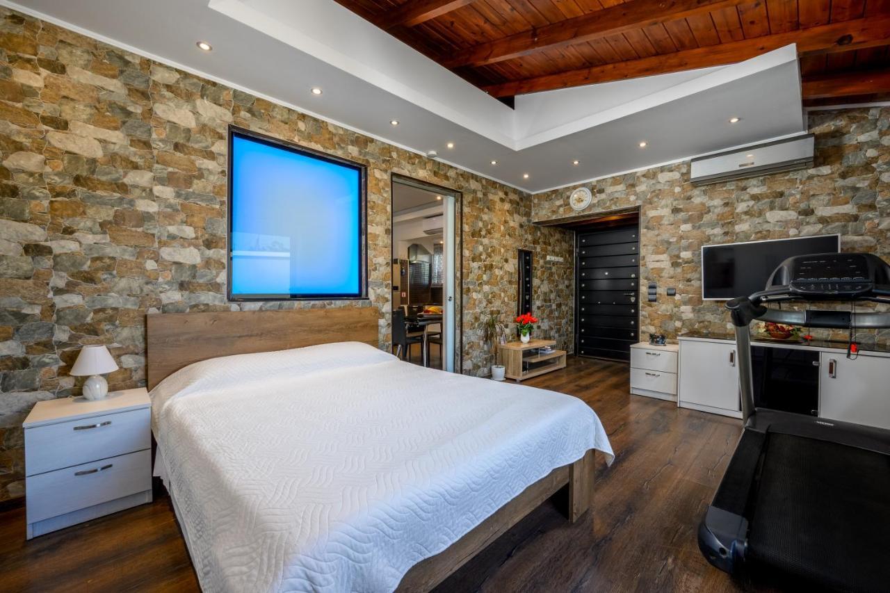 Pervolia House *